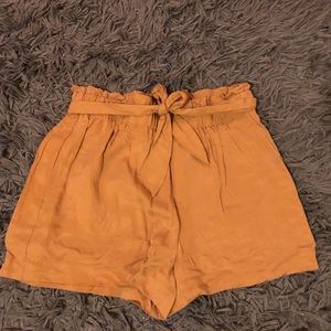 Self tie ruffle waist shorts